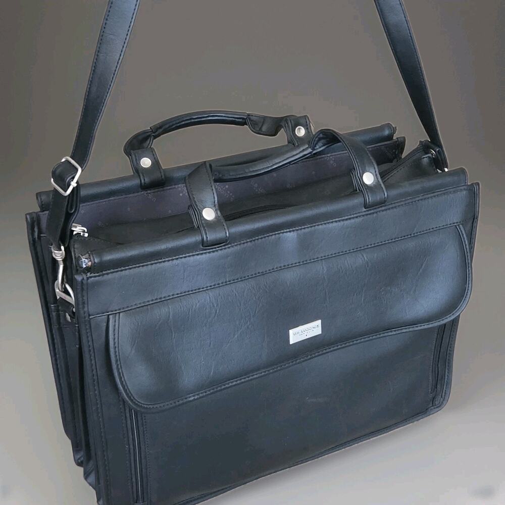 US Luggage New York Black Leather Briefcase Laptop Bag 4 Section Carry